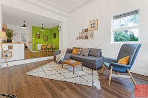 Cheerful Stays: Spacious Flat in Vibrant Leith